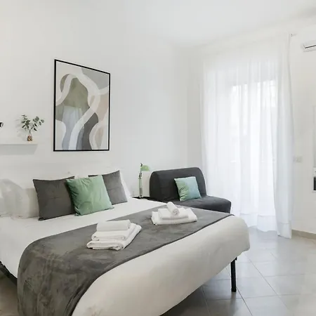 White Flat San Lorenzo Apartment *